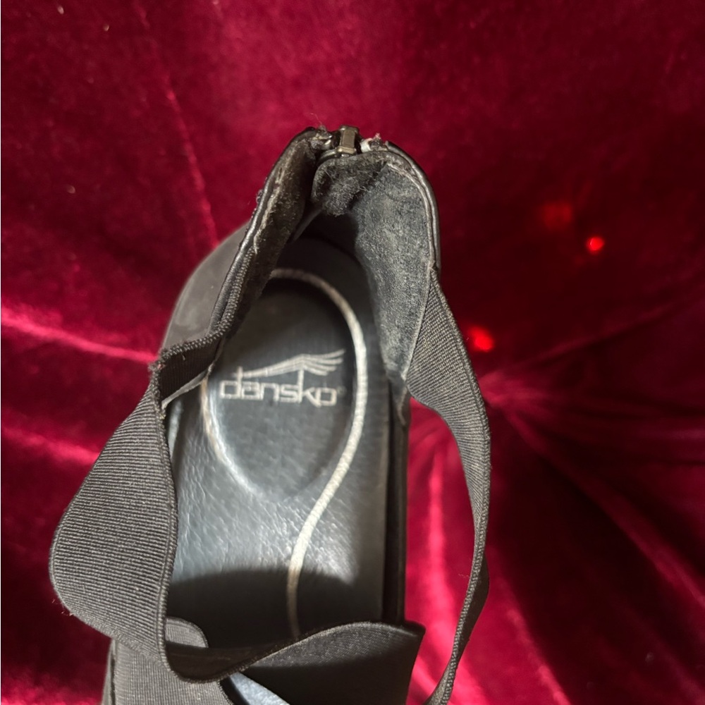 🤗Black Comfy Dansko Laura Nubuck Cross Strap Wedge Shoes🤗 - Picture 4 of 4